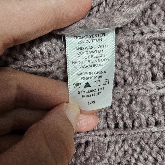 Annabelle Dusty Lavender Cable Cold Shoulder Sweater Size Large/XL - Picture 6 of 6